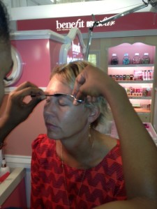 Eyebrow shaping - trimming
