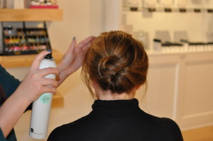 Setting with spray
