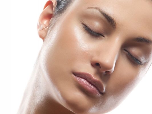 Homemade-Lemon-and-Lavender-Toner-Recipes-for-Glowing-Complexion