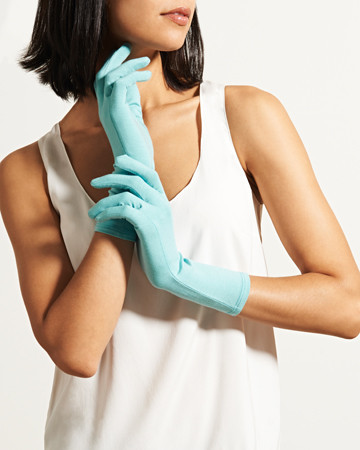Age-Defying Gloves