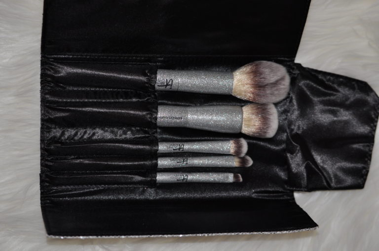 IT brush set